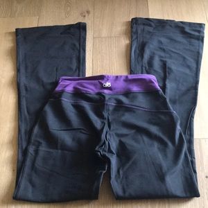 Alo bootcut leggings size XS